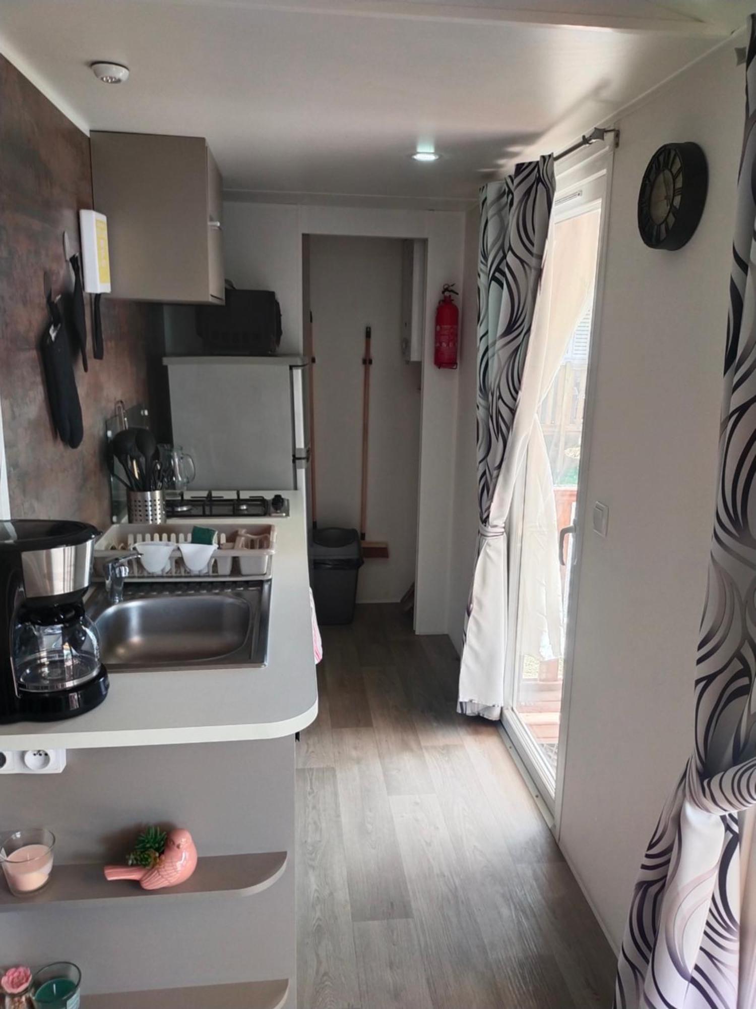 Mobil Home Le Cocooning วัลราส์-ปลาจ ภายนอก รูปภาพ